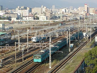 役目を終えた和田岬線用キハ35-300が留置されている鷹取