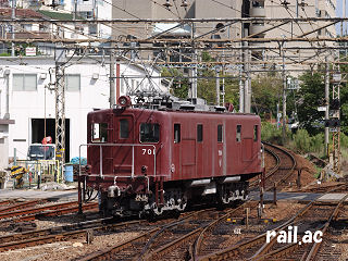 単機で三田方面へ向かう701号電気機関車