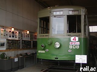 名谷車庫で保存されている市電808号車