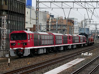 甲種輸送中の東京都E5000型