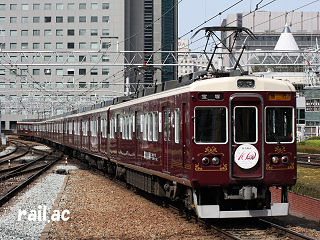 「阪急電鉄100年ミュージアム号」装飾された6001F